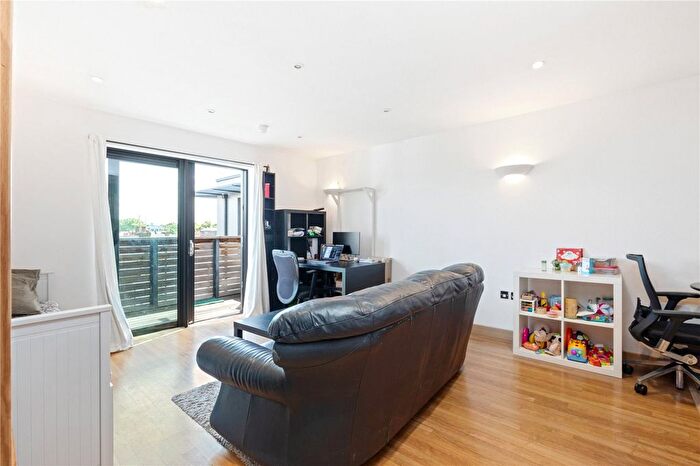 1 Bedroom Flat To Rent In Drayton Park, London, N5