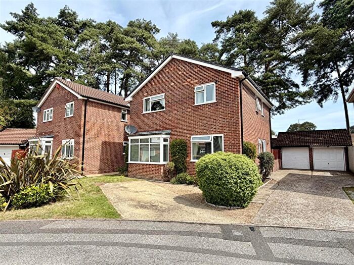 3 Bedroom Detached House For Sale In Grebe Close, Creekmoor, BH17