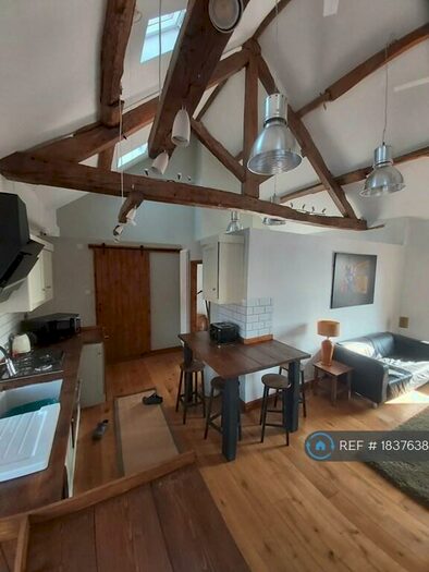 2 Bedroom Flat To Rent In Boughton, Boughton, Chester, CH3