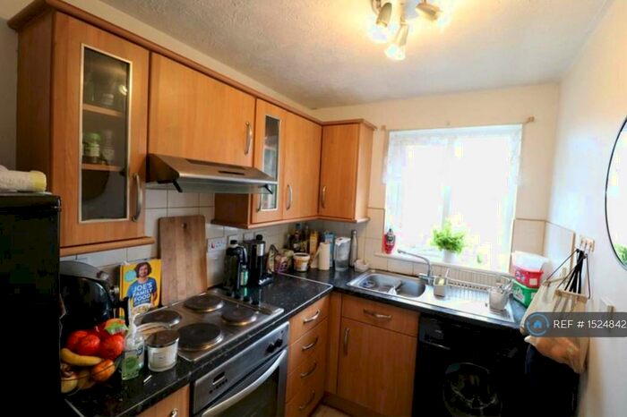 1 Bedroom Flat To Rent In South Croydon, South Croydon, CR2