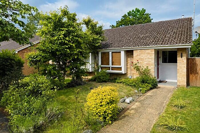 2 Bedroom Bungalow To Rent In Horsell, Surrey, GU21