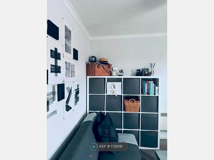 1 Bedroom Flat To Rent In Burfield Court, Luton, LU2