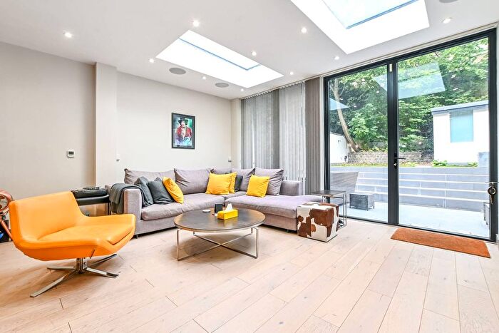 3 Bedroom Maisonette For Sale In Boundary Road, St John's Wood, London, NW8