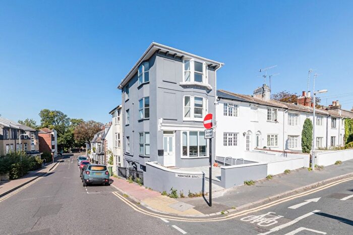 5 Bedroom End Of Terrace House To Rent In Southover Street, Brighton, BN2