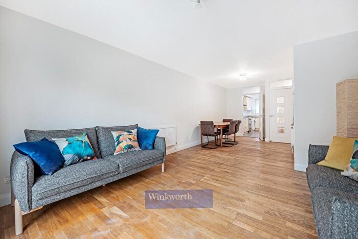 4 Bedroom Terraced House To Rent In Canterbury Place, SE17