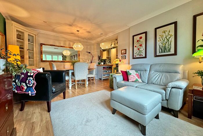 2 Bedroom Flat For Sale In Flagstaff House, Heath Road, Locks Heath, SO31