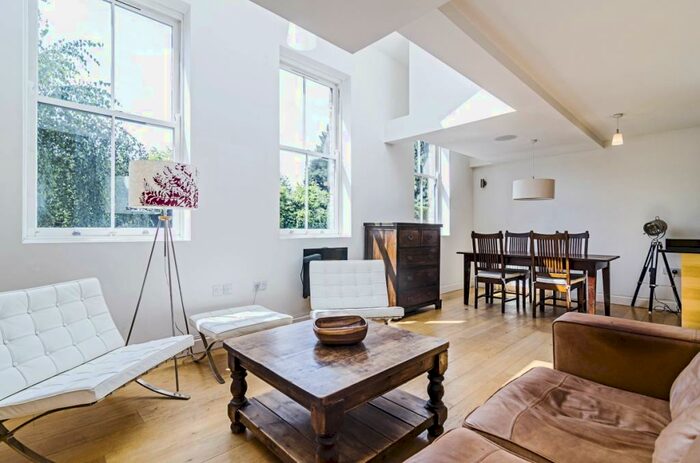 3 Bedroom Mews To Rent In Aberdeen Lane London, N5