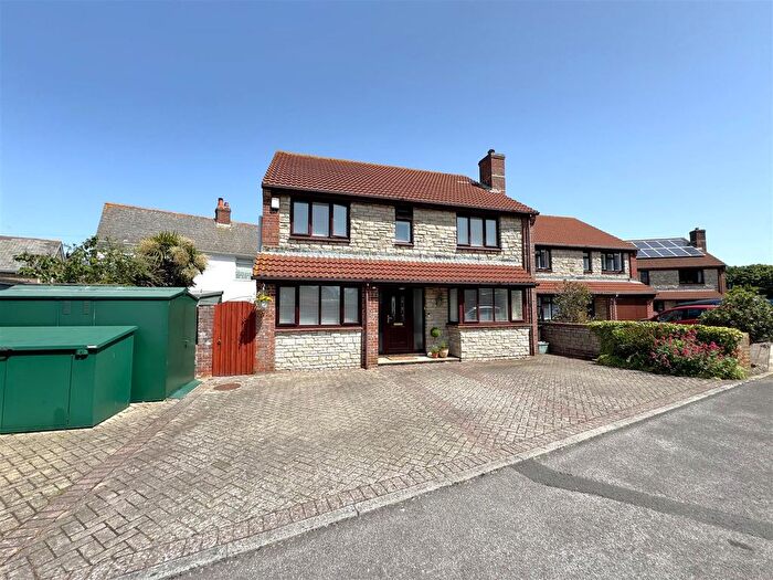 4 Bedroom Detached House For Sale In Chestnut Place, Radipole, DT3