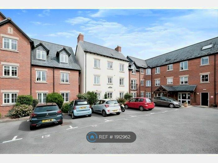 1 Bedroom Flat To Rent In High Street, Newent, GL18