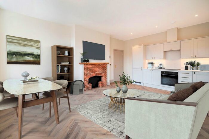 2 Bedroom Flat To Rent In South Street, Farnham, GU9