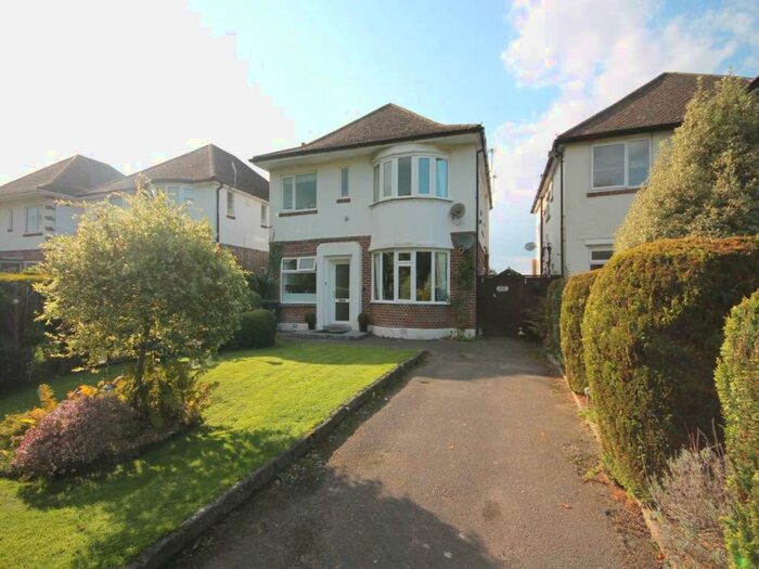 2 Bedroom Flat To Rent In Oak Avenue, Christchurch, Dorset, BH23