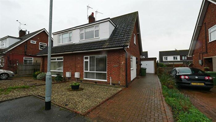 3 Bedroom Semi-Detached House To Rent In Park Close, Yaxley, PE7