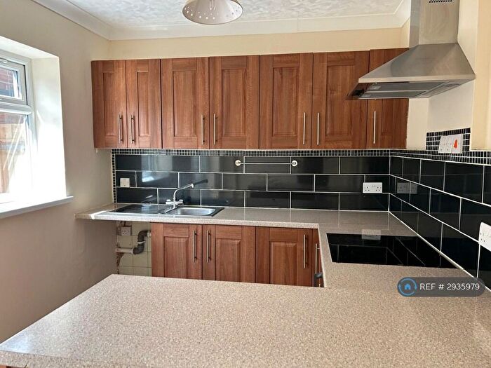 3 Bedroom Terraced House To Rent In Stamford Grove, Hull, HU9
