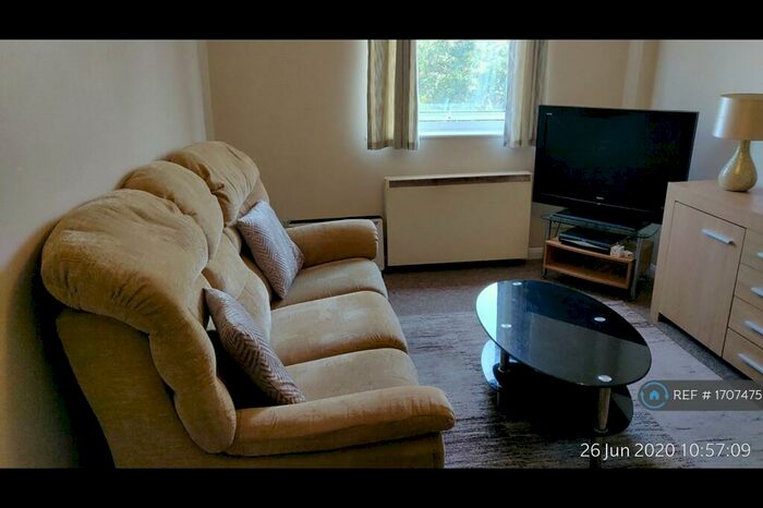 1 Bedroom Flat To Rent In Charwood Road, Wokingham, RG40