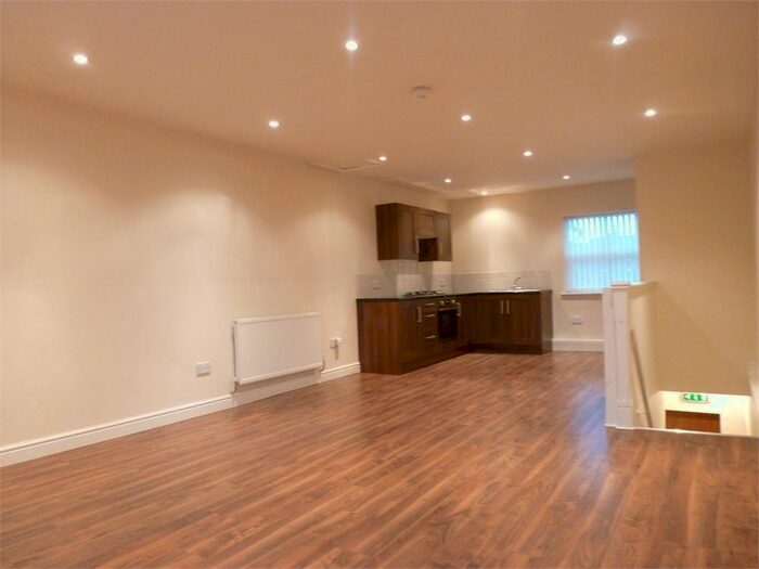 2 Bedroom Flat To Rent In Water Street, Radcliffe, Manchester, M26