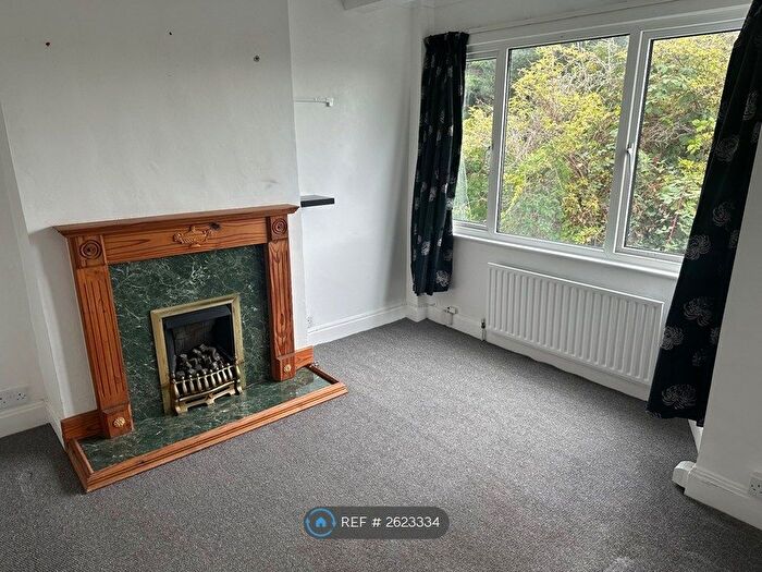 2 Bedroom Maisonette To Rent In Burnham Crescent, Dartford, DA1