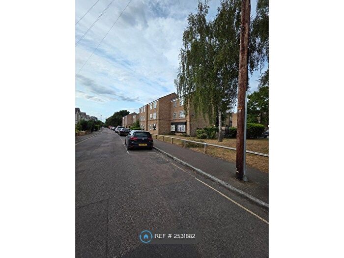 1 Bedroom Flat To Rent In St. Marys Grove, Richmond, TW9