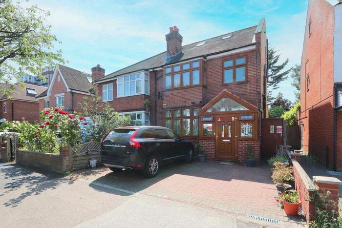 5 Bedroom Semi-Detached House To Rent In Howard Road, New Malden, KT3
