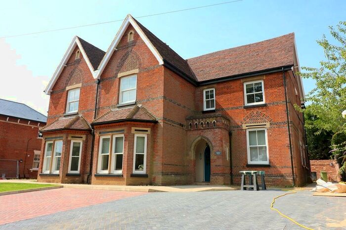 2 Bedroom Flat To Rent In Cricketers View, Ditchmore Lane, Stevenage, SG1