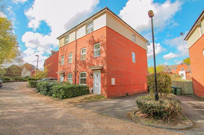 3 Bedroom Town House To Rent In Castilian Way, Whiteley, PO15