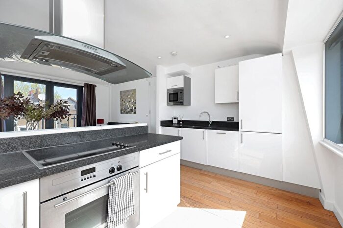2 Bedroom Flat To Rent In Acton Street, London, WC1X