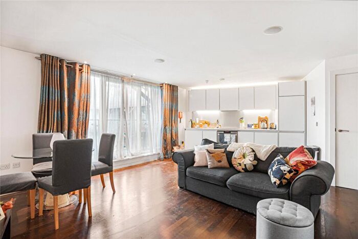 1 Bedroom Apartment To Rent In Islington On The Green, A Islington Green, Angel, Islington, London, N1