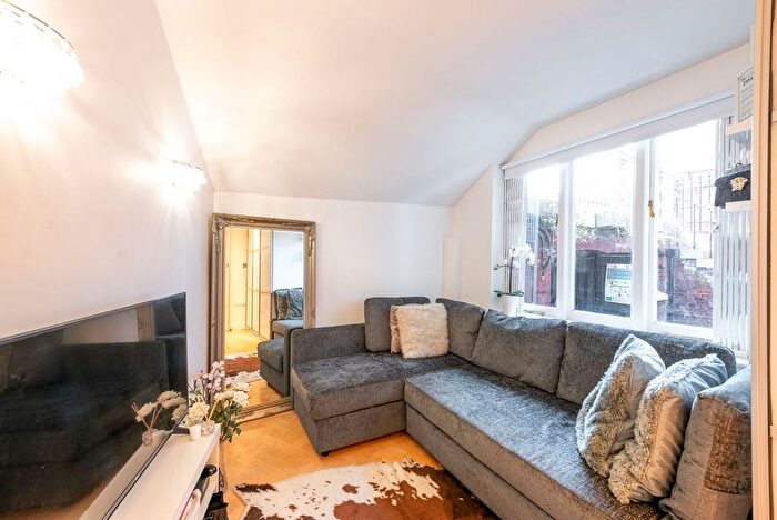 Studio To Rent In Lennox Gardens, Knightsbridge, London, SW1X
