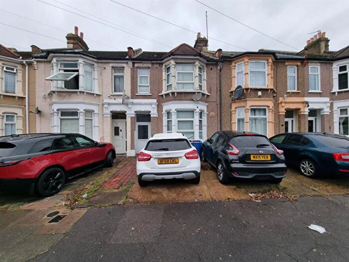 3 Bedroom House For Sale In Westwood Road, Ilford, IG3