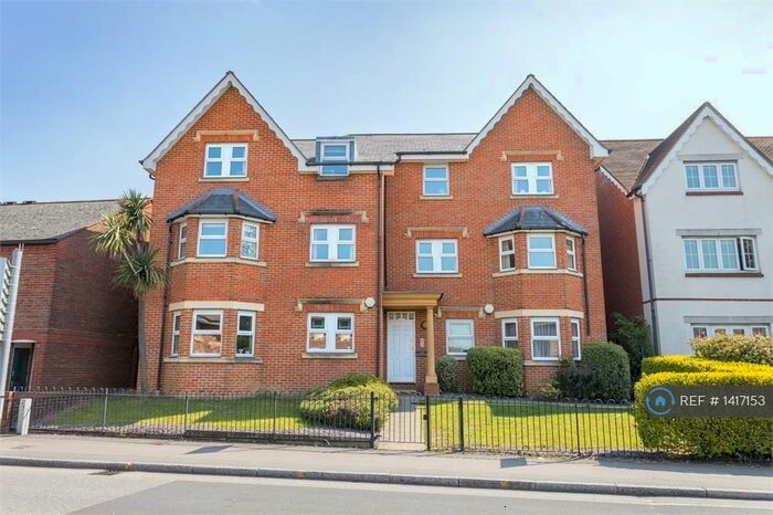2 Bedroom Flat To Rent In Stoke Road, Guildford, GU1