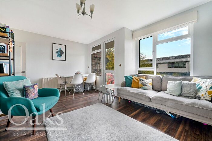 2 Bedroom Flat For Sale In Windsor Close, West Norwood, SE27