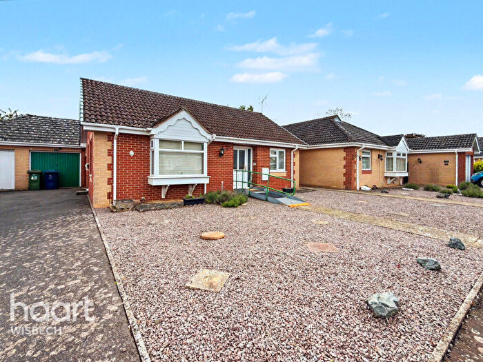 2 Bedroom Detached Bungalow For Sale In Petts Close, Wisbech, PE13