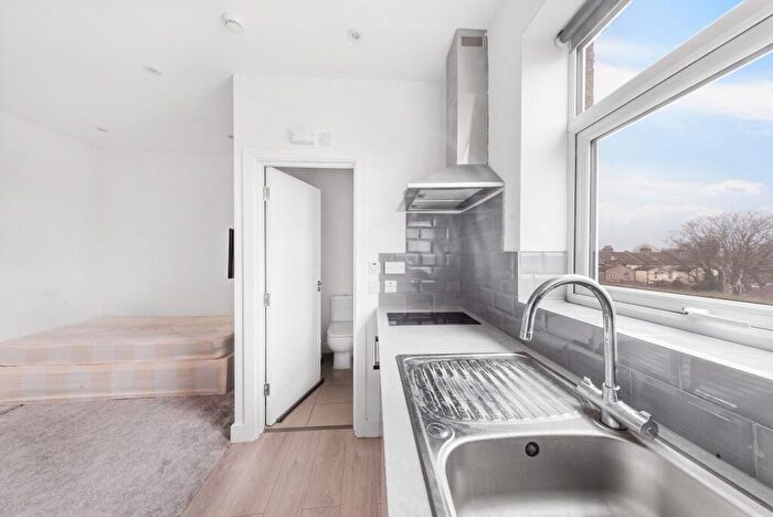 Apartment To Rent In Canterbury Road, Croydon, CR0