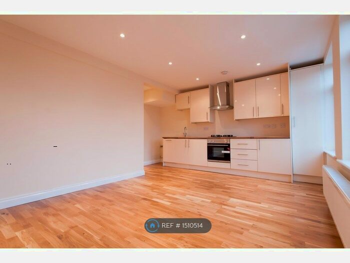 1 Bedroom Flat To Rent In Carlton Parade, Orpington, BR6