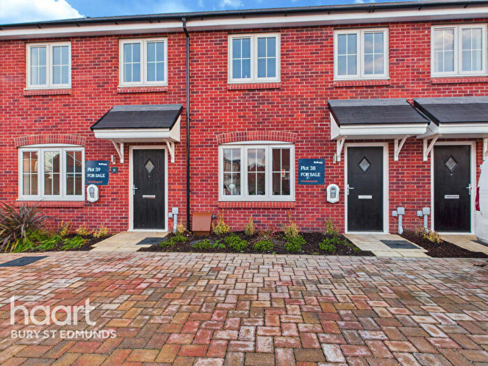 3 Bedroom Terraced House For Sale In Bronze Fields, Bury St Edmunds, IP32