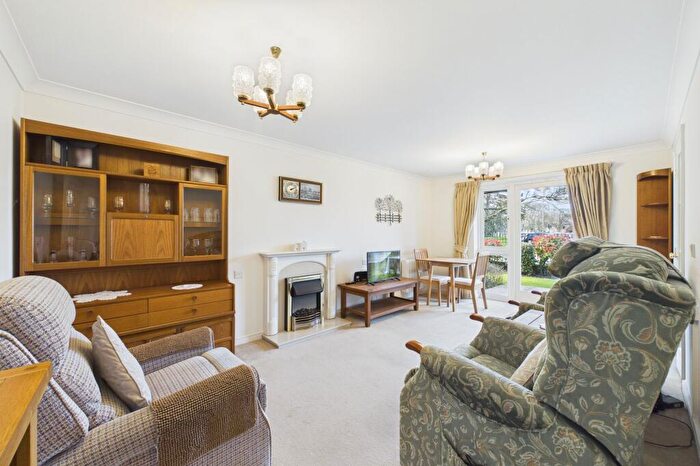 2 Bedroom Flat For Sale In Hanbury Court, Thetford, IP24