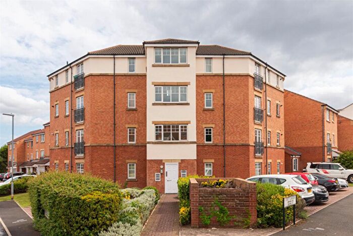2 Bedroom Apartment For Sale In Foster Drive, St James' Village, Gateshead, NE8