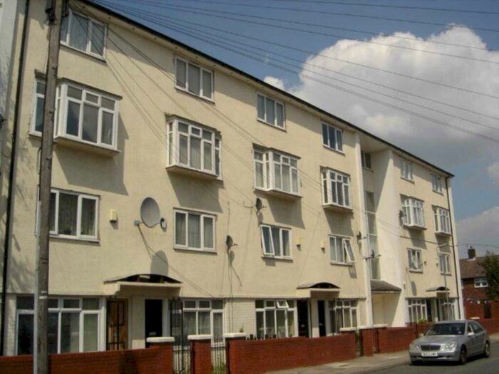 2 Bedroom Maisonette To Rent In Reduced To Sell Fast, L11