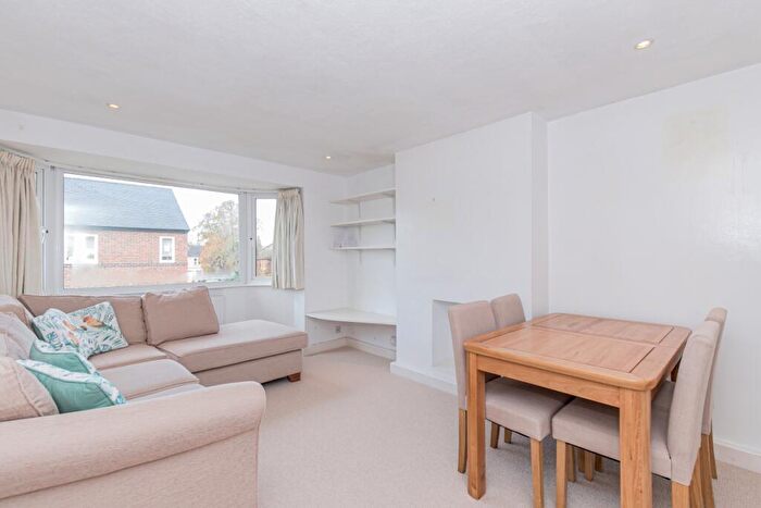 2 Bedroom Apartment To Rent In New High Street, Headington, OX3