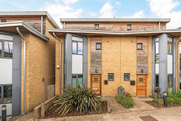 4 Bedroom Semi Detached House For Sale In Woodland Crescent, Greenwich, SE10