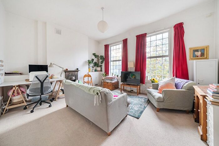 3 Bedroom Flat For Sale In Trafalgar Avenue, London, SE15