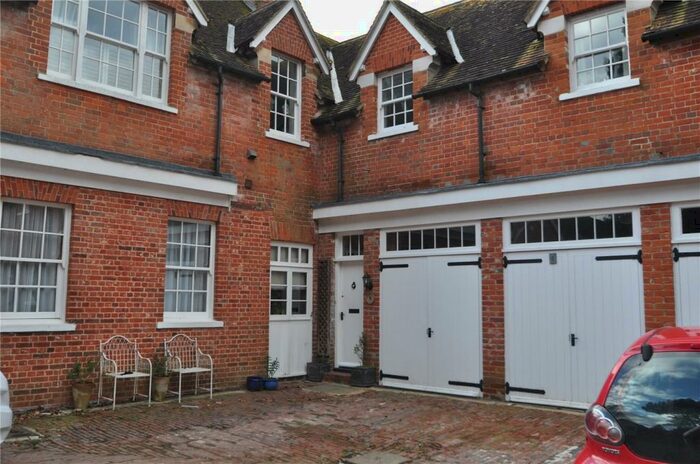 2 Bedroom Apartment To Rent In Stable Court, Chilham, CT4