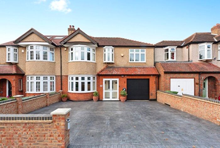 4 Bedroom Semi-Detached House For Sale In Ebbisham Road, Worcester Park, Surrey, KT4