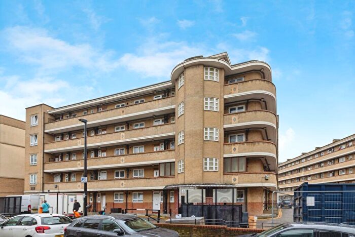 3 Bedroom Flat For Sale In Headlam Street, London, E1
