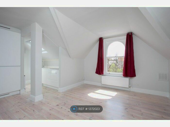 2 Bedroom Flat To Rent In Knatchbull Road, London, SE5