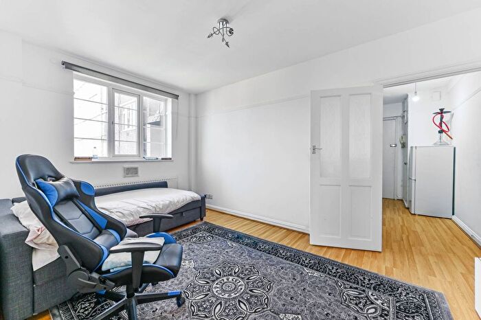 2 Bedroom Flat For Sale In Sherbourne Court, Anerley, London, SE20