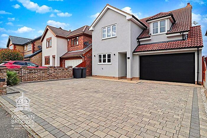 4 Bedroom Detached House For Sale In Papenburg Road, Canvey Island, SS8
