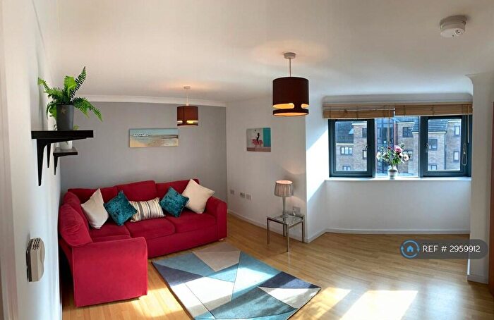 2 Bedroom Flat To Rent In Monteagle Way, London, E5