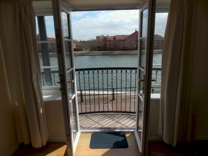 2 Bedroom Apartment To Rent In Pooles Wharf Court, Bristol, BS8