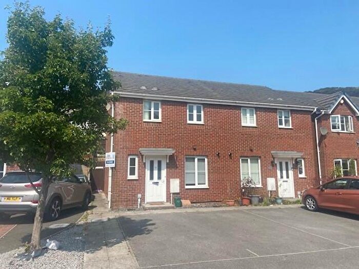 3 Bedroom House To Rent In Ruston Road, Port Tennant, SA1