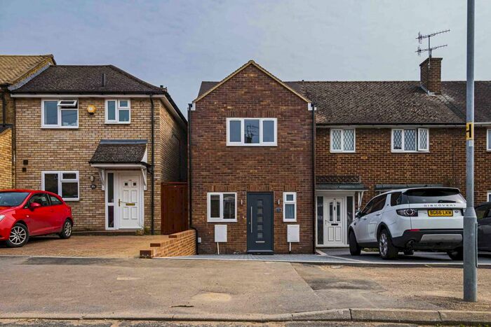 2 Bedroom Semi-Detached House To Rent In New Park Drive, Hemel Hempstead, HP2